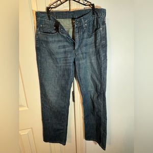 Men's Levi 32x30 Denim - Like New - Outgrew